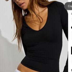 Sleek V-Neck Long Sleeve Top